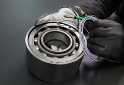 SKF Fiber Optic Sensing uses optical fibers to measure forces in real time in difficult environments and without electronics.